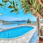 Charming Marin, 30 Meters From The Beach, Pool Heated, Split-trogir Area