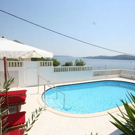 Charming Marin, 30 Meters From The Beach, Pool Heated, Split-trogir Area Seget Vranjica