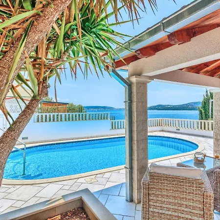 Charming Marin, 30 Meters From The Beach, Pool Heated, Split-trogir Area * Seget Vranjica
