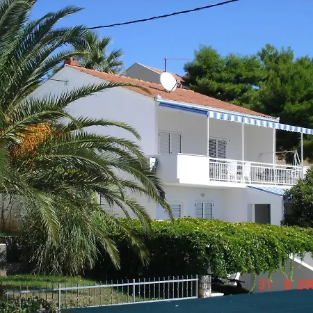 Villa Charming Marin, 30 Meters From The Beach, Pool Heated, Split-trogir Area