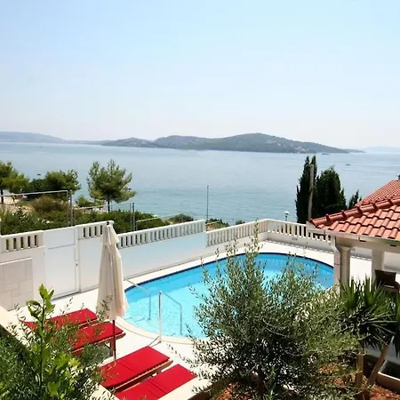 Charming Marin, 30 Meters From The Beach, Pool Heated, Split-trogir Area * Seget Vranjica
