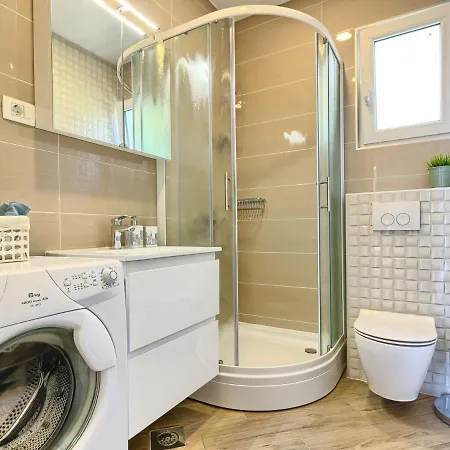 Charming Marin, 30 Meters From The Beach, Pool Heated, Split-trogir Area Seget Vranjica