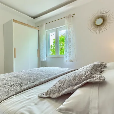 Charming Marin, 30 Meters From The Beach, Pool Heated, Split-trogir Area Villa Seget Vranjica
